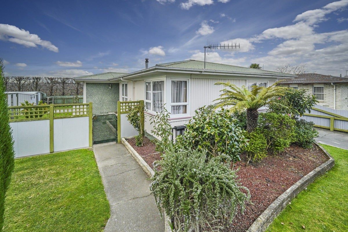 82 Folkestone Drive, Flaxmere, Hastings - Carousel 1