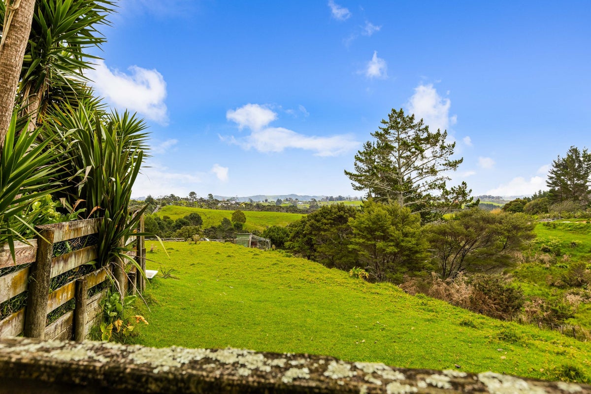 54 Sunnyvale Road, Massey, Auckland - Carousel 34