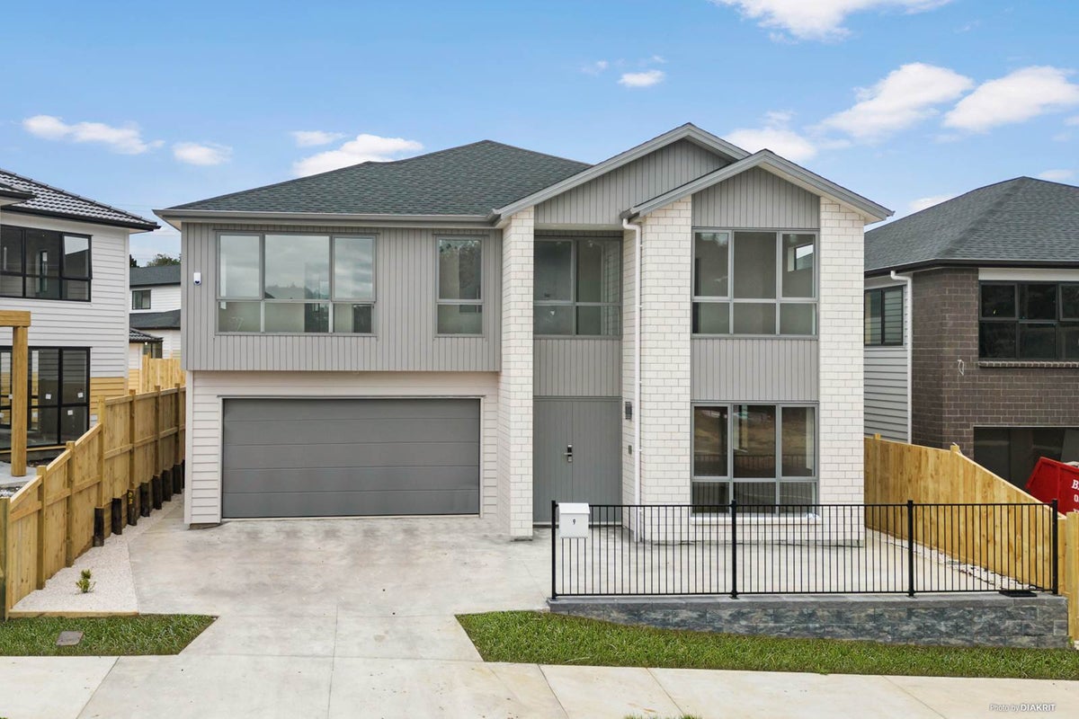 9 Crossgar Road, Flat Bush, Auckland - Carousel 1