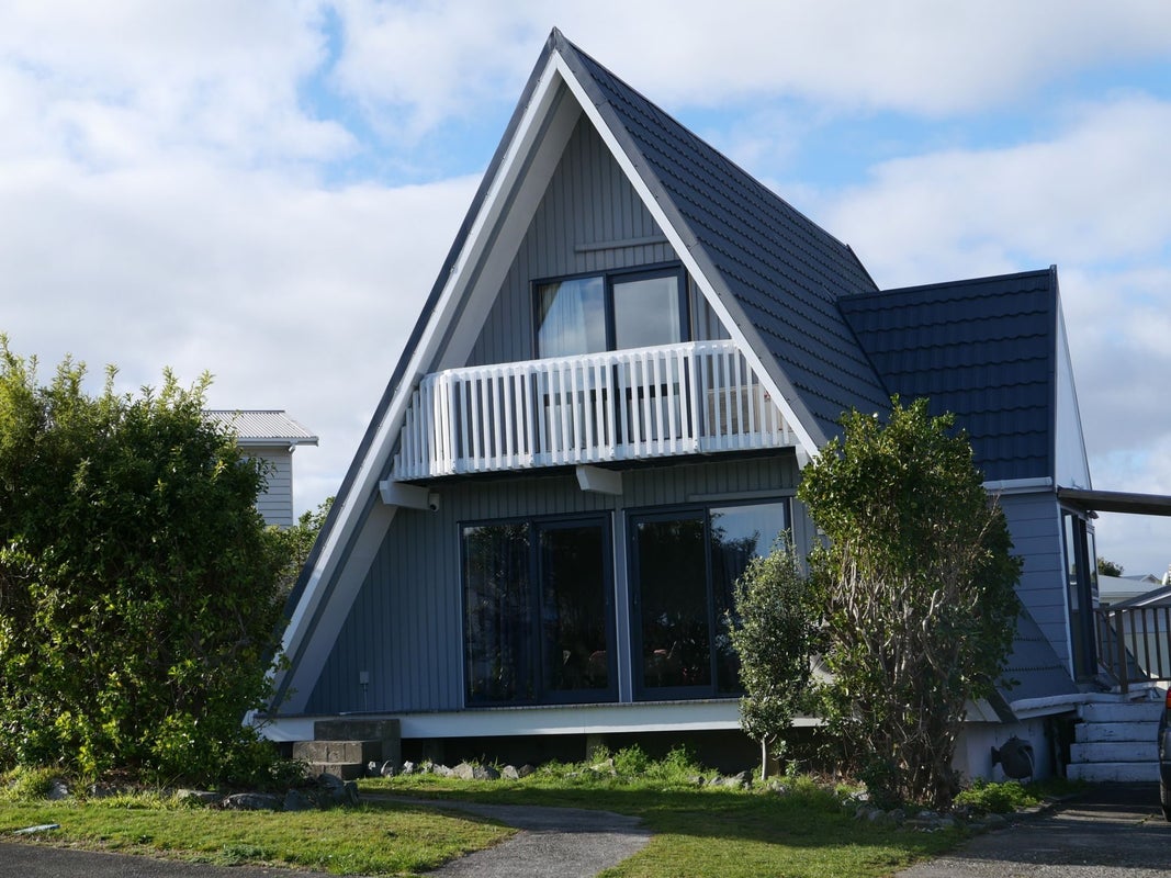 9 Toporoa View, Ascot Park, Porirua - Carousel 2
