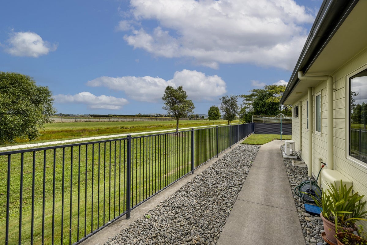 44 Mcnaughton Place, Onekawa, Napier - Carousel 12
