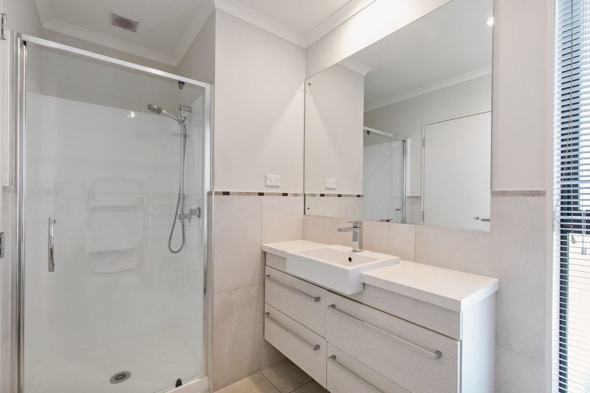 47 Costa Viva Crescent, Karaka, Papakura - Carousel 10