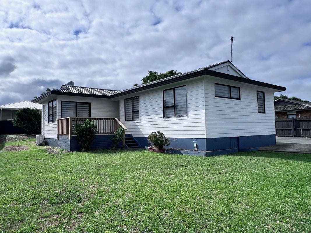 8 Jodie Place, Flat Bush, Auckland - Carousel 2