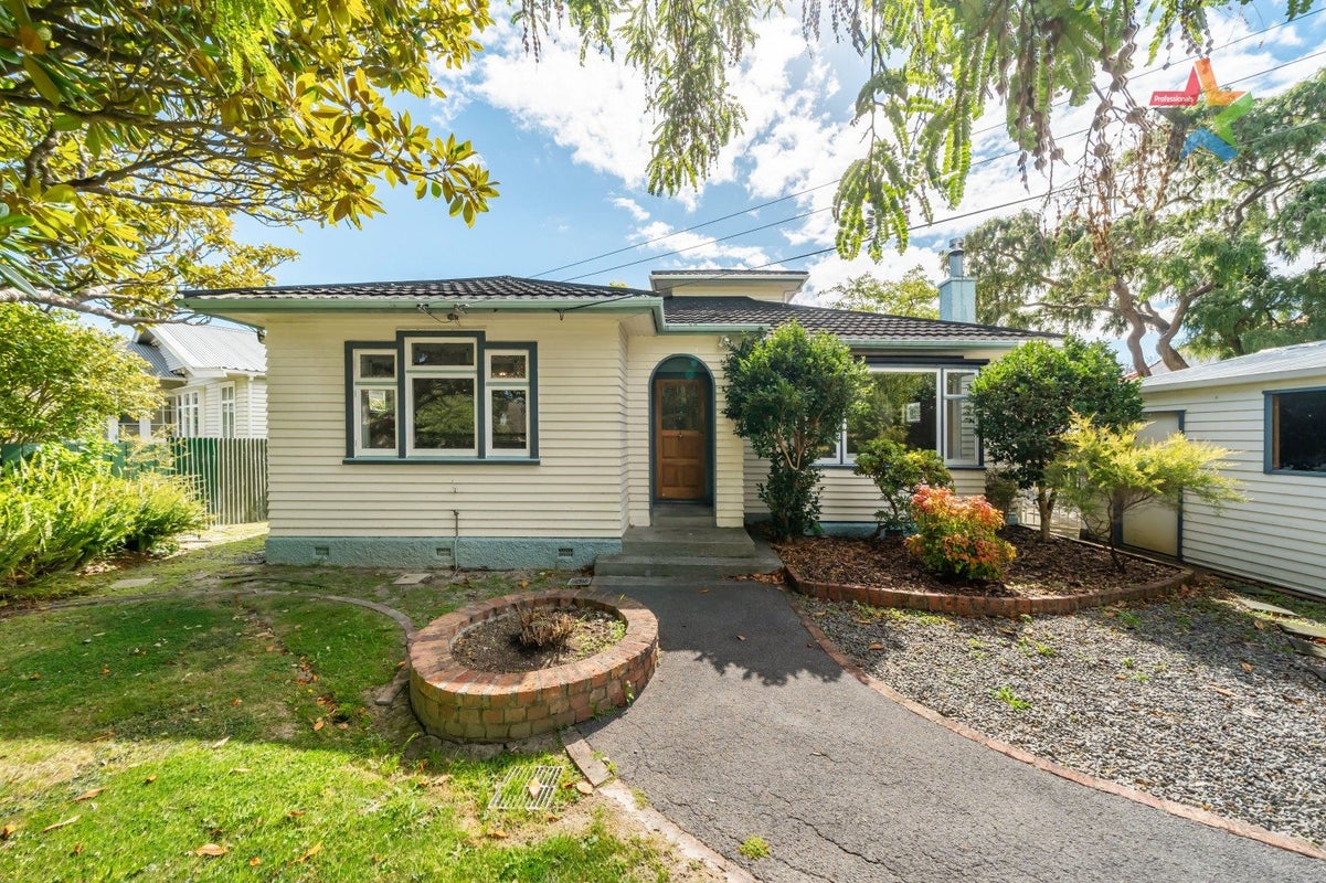 51 Pohutukawa Street, Woburn, Lower Hutt - Carousel 2