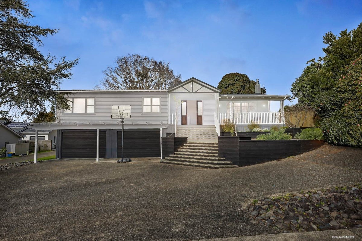 91 Wharf Road, Te Atatu Peninsula, Auckland - Carousel 1