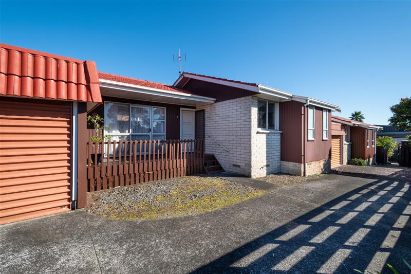 2/131 Titirangi Road, New Lynn, Auckland - Carousel 2