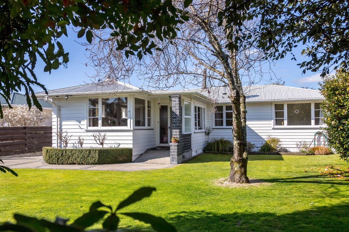 4 Madden Place, Solway, Masterton - Carousel 1