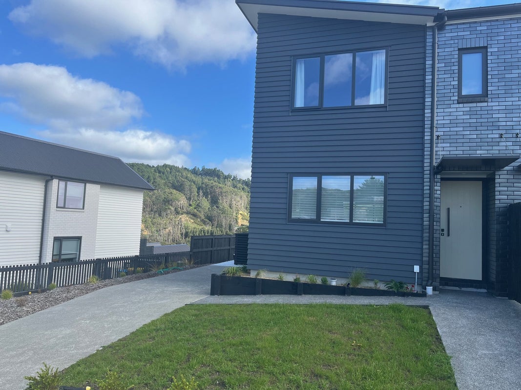 56 Oakum Road, Whitby, Porirua - Carousel 1