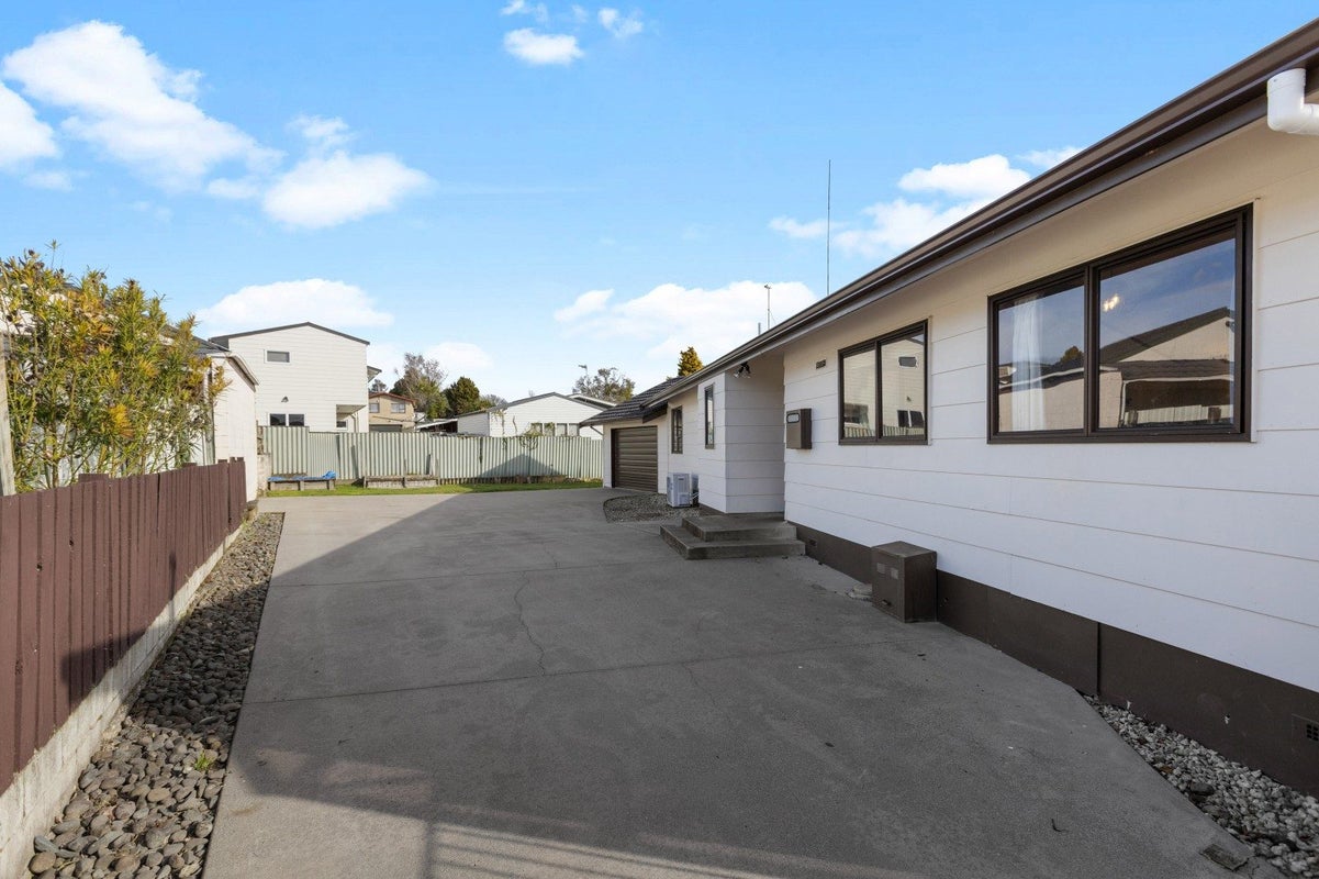 18 Knightsbridge Place, Dinsdale, Hamilton, Waikato - Carousel 2
