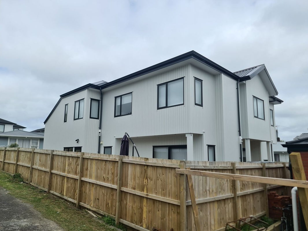 107B Wharf Road, Te Atatu Peninsula, Auckland - Carousel 1