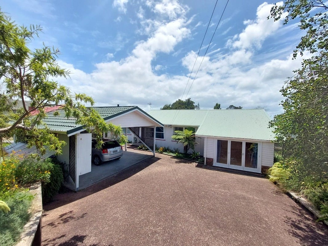 28 Exminster Street, Blockhouse Bay, Auckland - Carousel 1