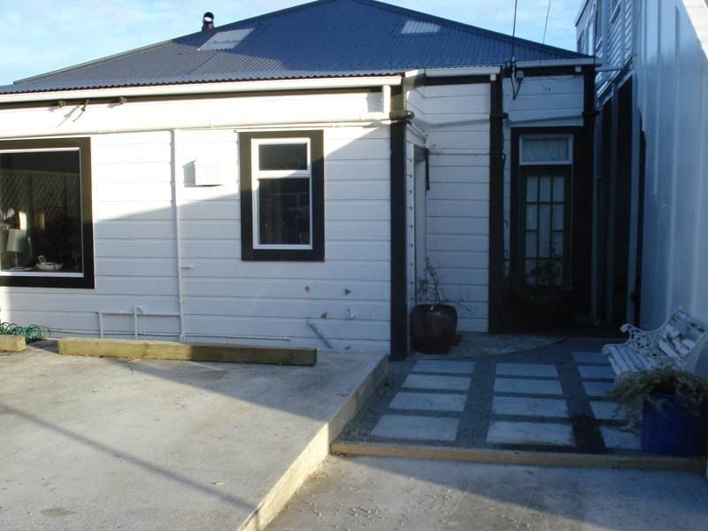 8 Shannon Street, Mount Victoria, Wellington - Carousel 8