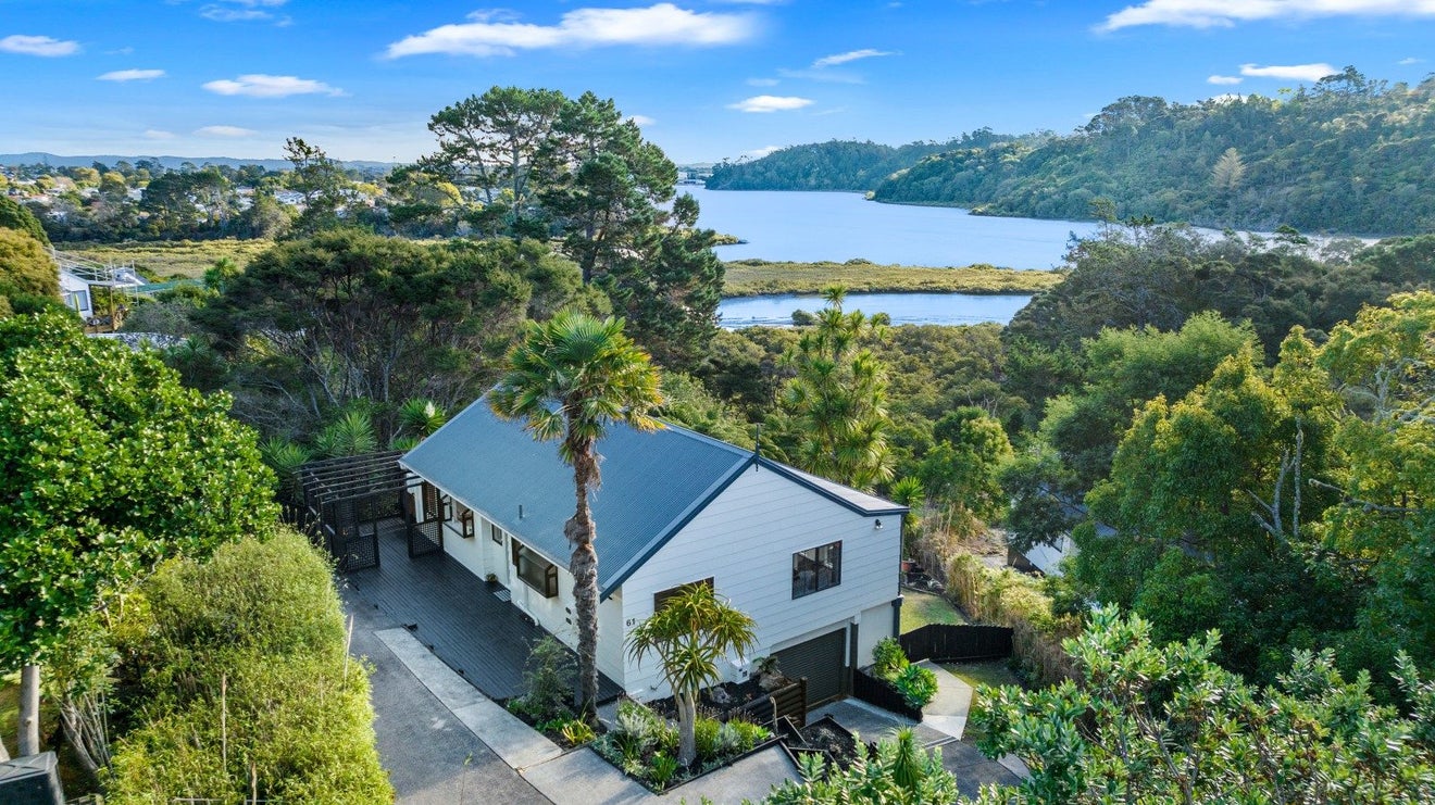 61 Pemberton Avenue, Bayview, Auckland - Carousel 1