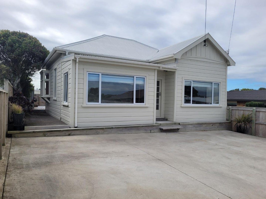 15 Sackville Street, Fitzroy, New Plymouth - Carousel 12