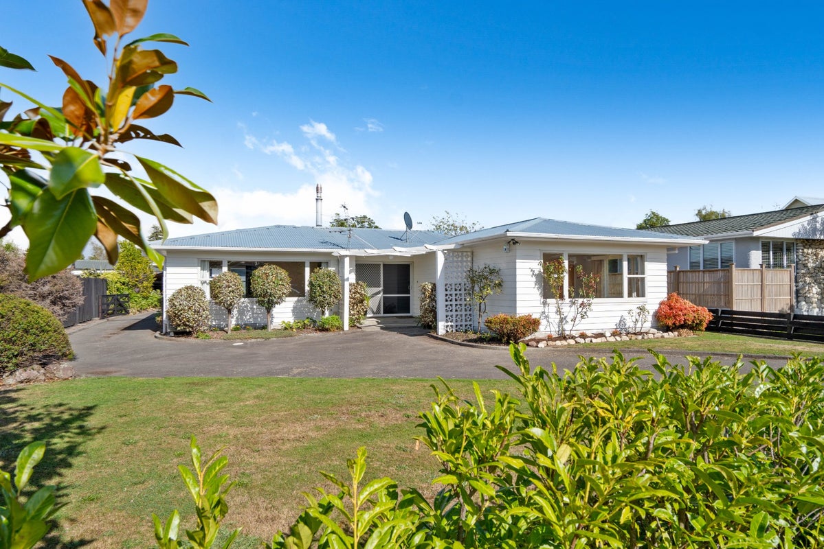 1 Plunket Street, Solway, Masterton - Carousel 1