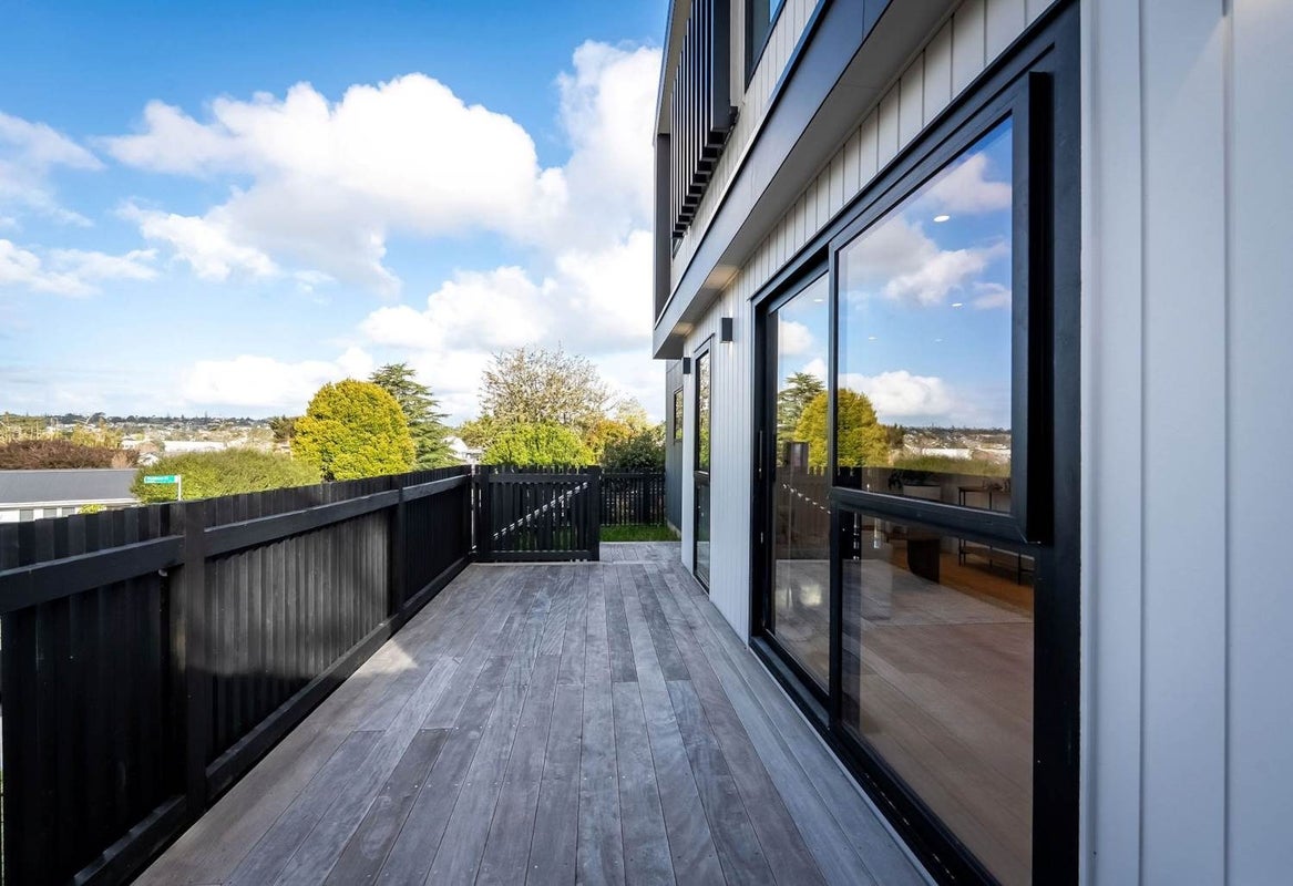 9A O'Donn Avenue, Beach Haven, Auckland - Carousel 2