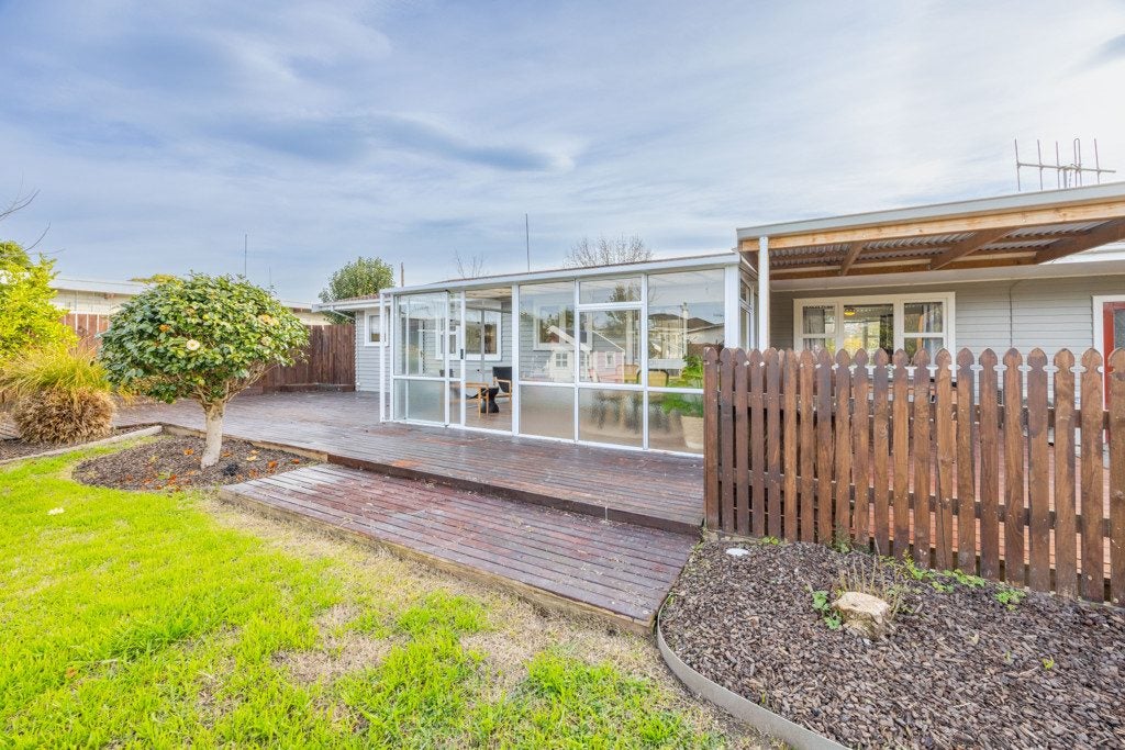 8 Crichton Place, Taradale, Napier, Hawke's Bay - Carousel 17