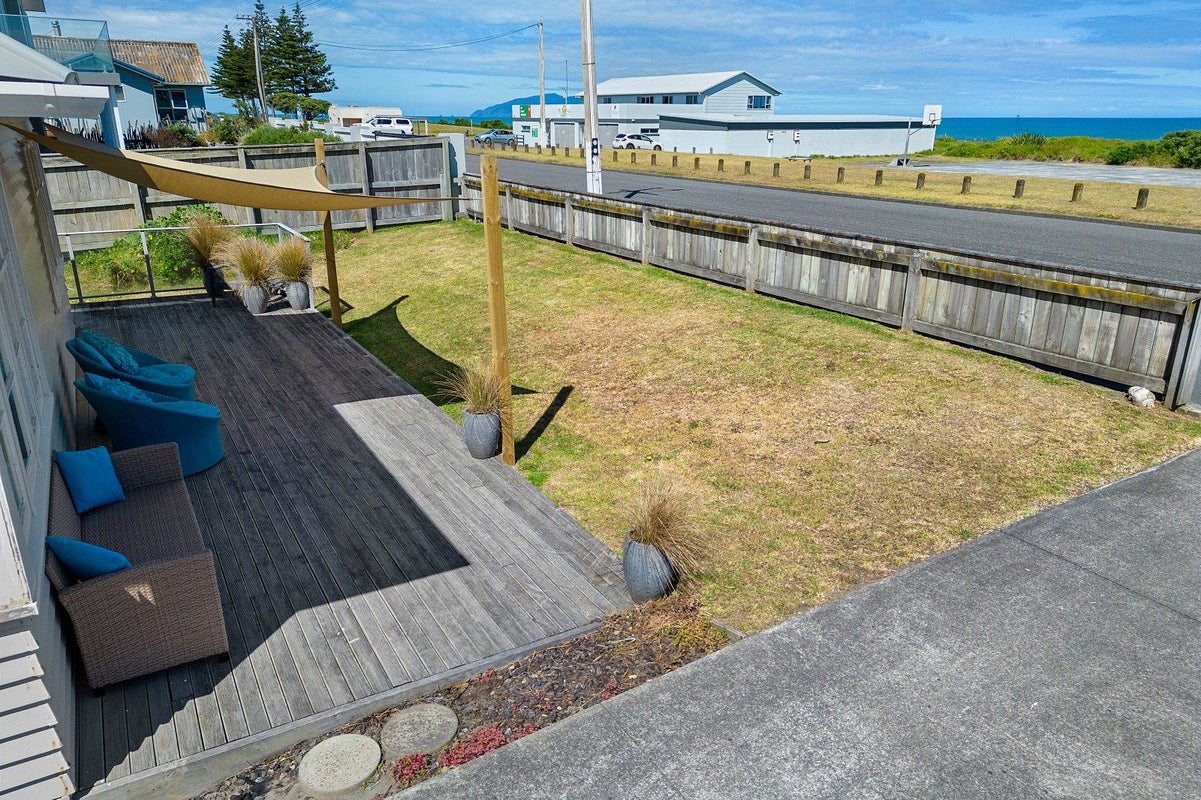 38 Marine Parade, Otaki Beach, Otaki - Carousel 2