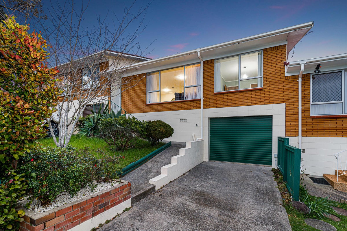 4 Rehia Road, Massey, Auckland - Carousel 1
