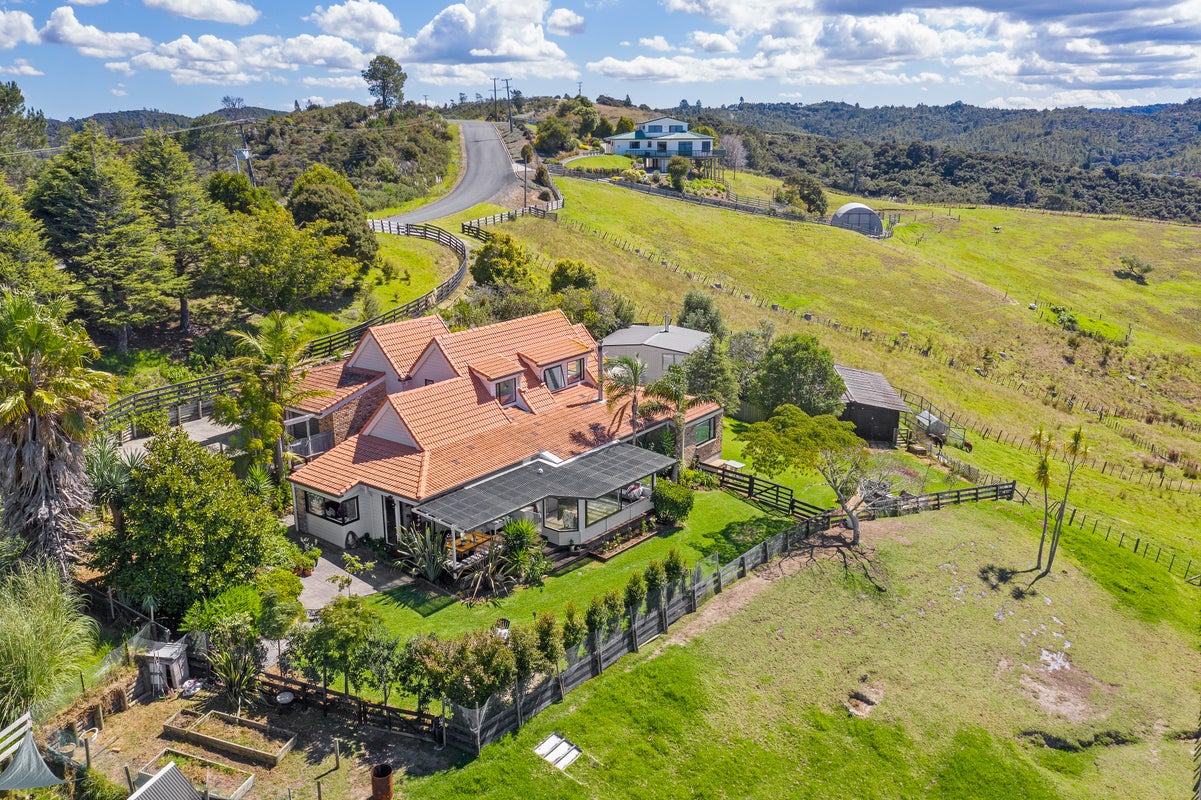 115 Hillcrest Road, Hatfields Beach, Orewa - Carousel 1