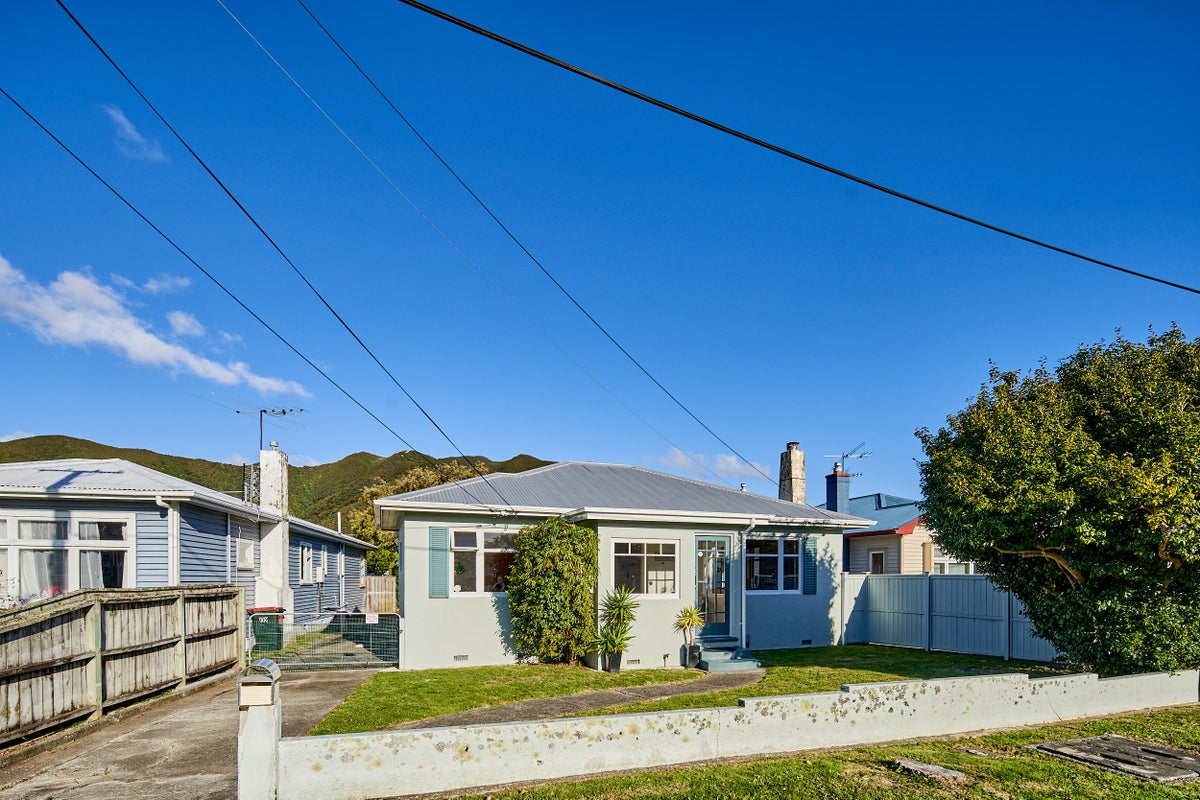 156 Waiwhetu Road, Waterloo, Lower Hutt - Carousel 1