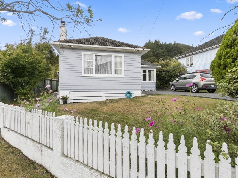 21 Gardiner Grove, Wainuiomata, Lower Hutt - Carousel 18