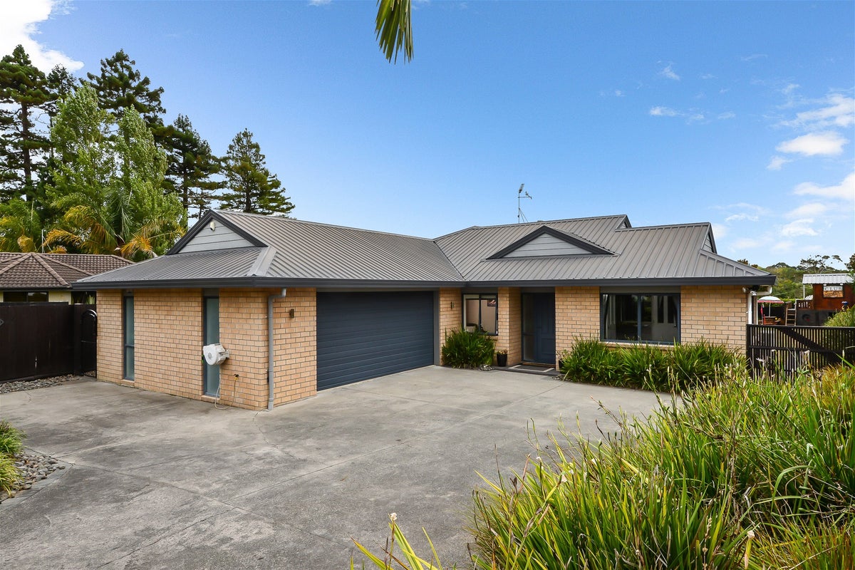 14 Palm Grove Drive, Western Heights, Hamilton - Carousel 1