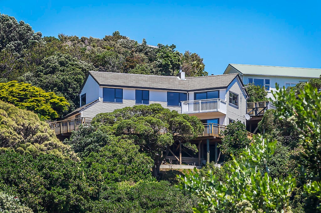 141B Seatoun Heights Road, Seatoun, Wellington - Carousel 1