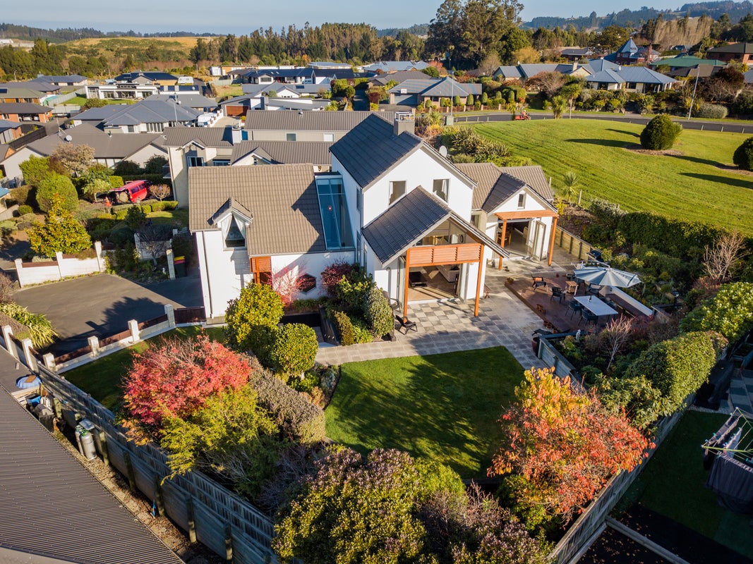 11 Holyport Close, Fairfield, Dunedin - Carousel 2