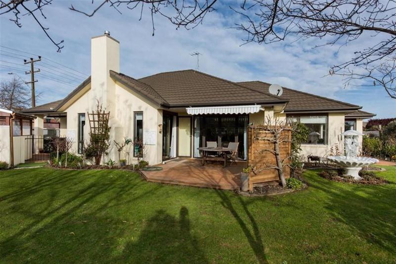 22 Boyce Street, Renwick - Carousel 1