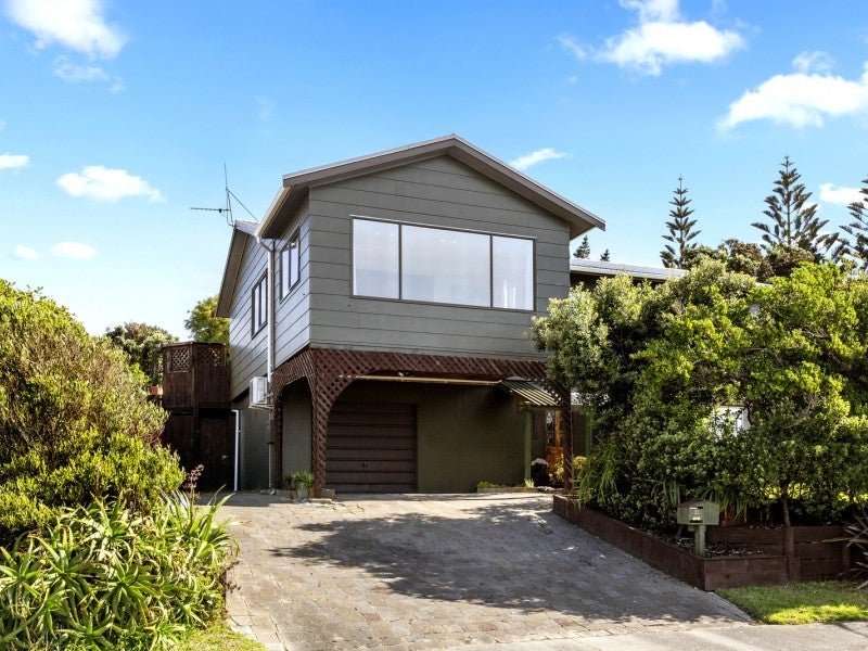 21 Tuna Terrace, Titahi Bay, Porirua - Carousel 2