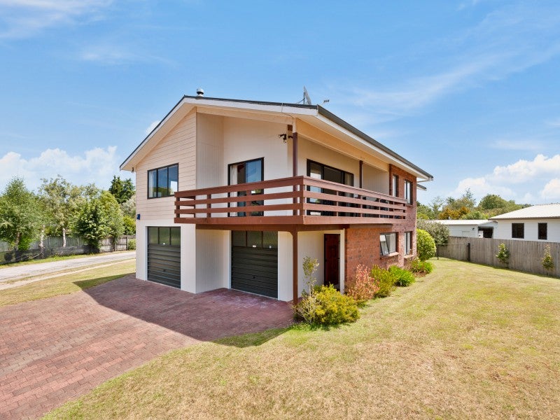 7 Gibbs Place, Kinloch, Taupo - Carousel 1
