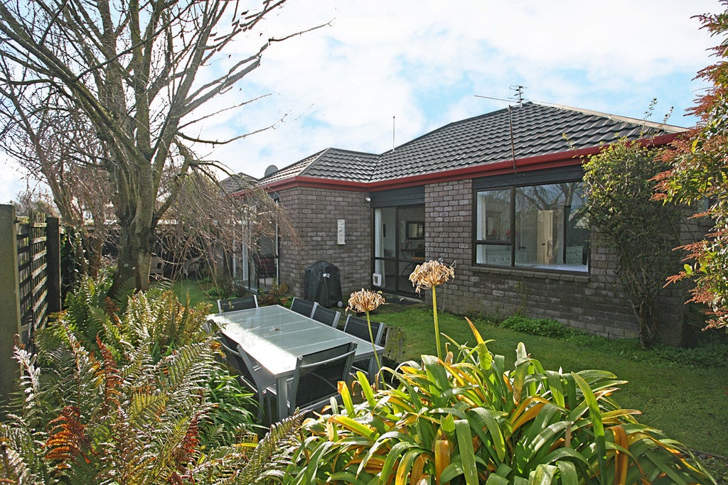 2/2B Hendon Street, Edgeware, Christchurch - Carousel 2