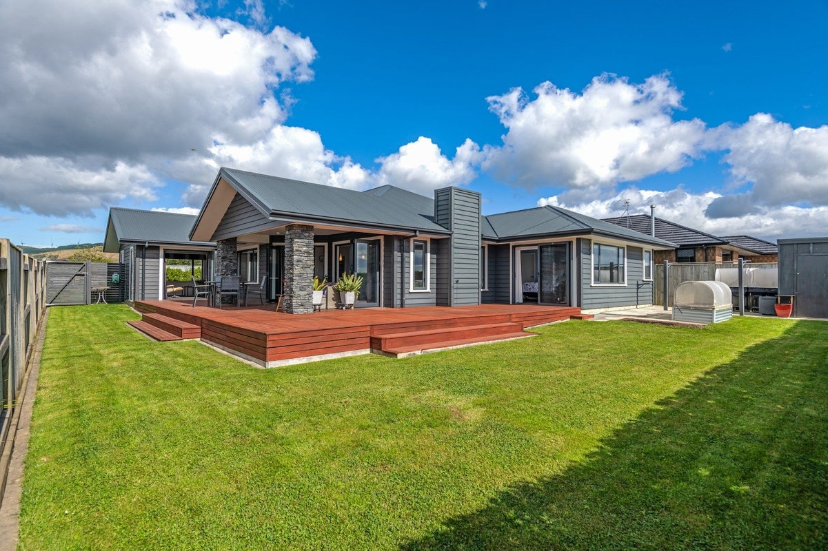 25 Silicon Way, Fitzherbert, Palmerston North - Carousel 1