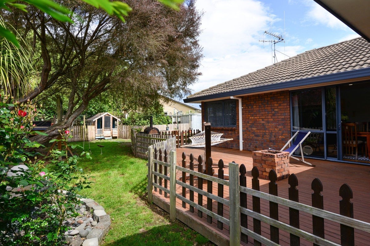 5 Dixon Road, Fitzroy, Hamilton - Carousel 2
