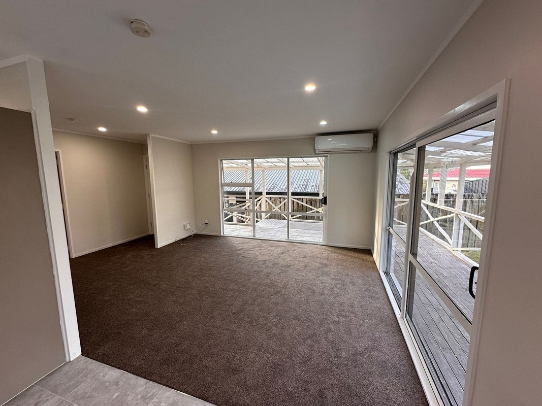 4B Kimdale Place, Totara Heights, Auckland - Carousel 2