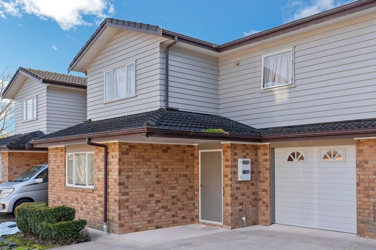 8/31 Swanson Road, Henderson, Auckland - Carousel 2