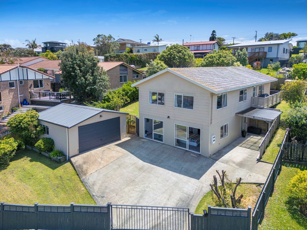 59 Donald Street, Stanmore Bay, Whangaparaoa - Carousel 1