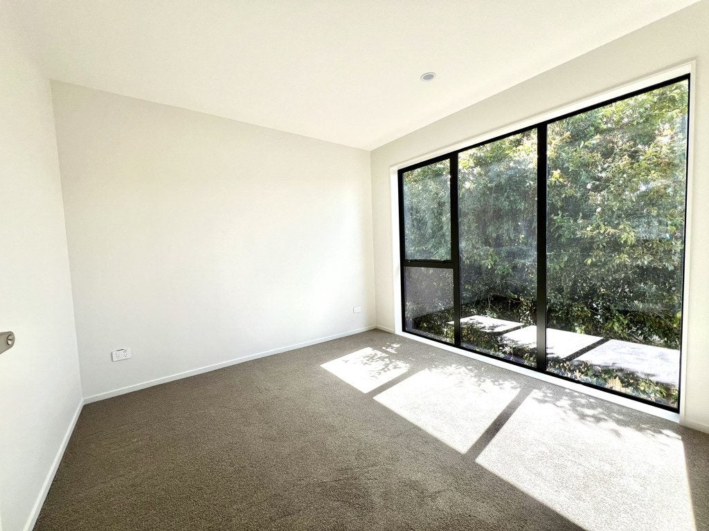 6/143 Carlisle Road, Northcross, Auckland - Carousel 2