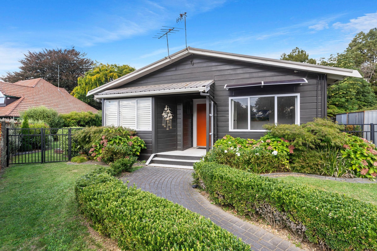 15 Moana Terrace, Lynmore, Rotorua - Carousel 1