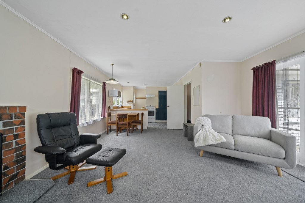 41 Sunny Grove, Wainuiomata, Lower Hutt - Carousel 1
