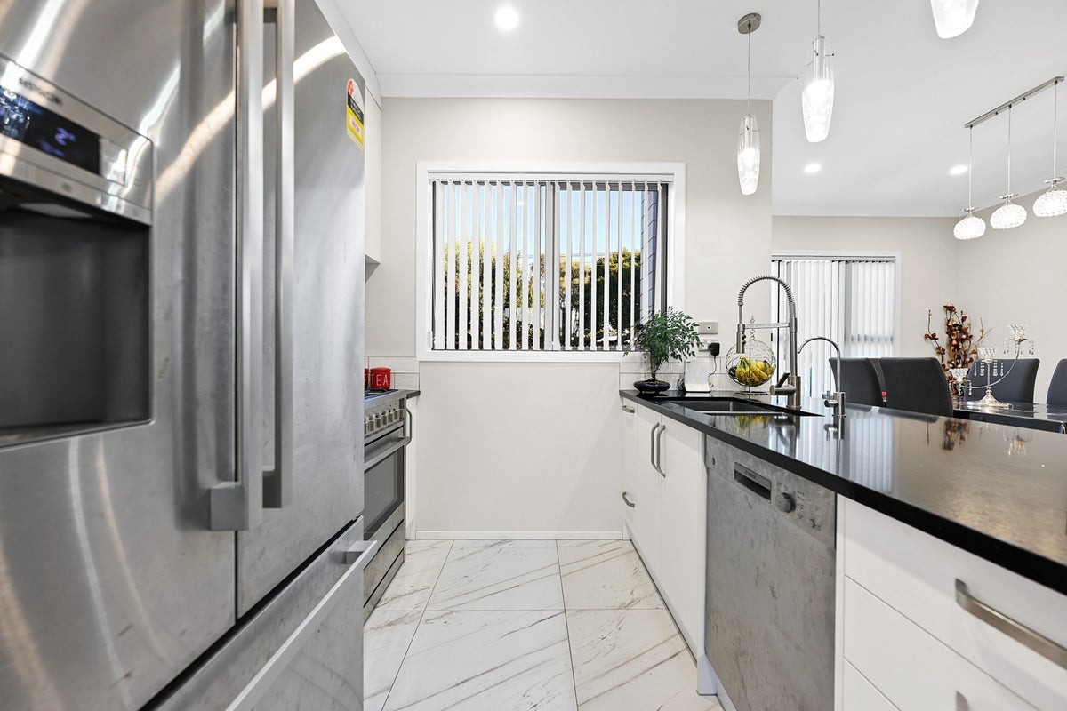22 Saxbys Road, Glenview, Hamilton - Carousel 2