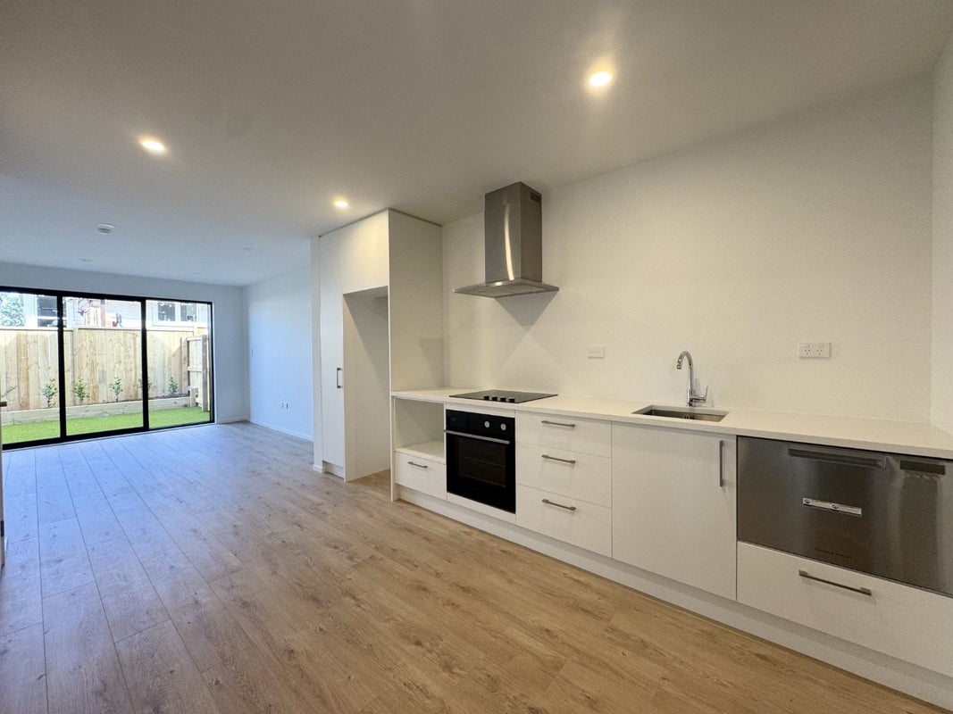 83 Ruawai Road, Mount Wellington, Auckland - Carousel 1
