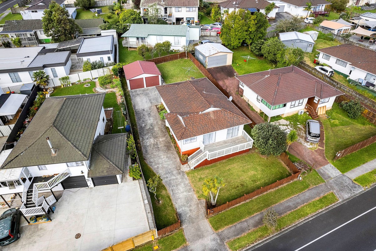 110 Aviemore Drive, Highland Park, Auckland - Carousel 2