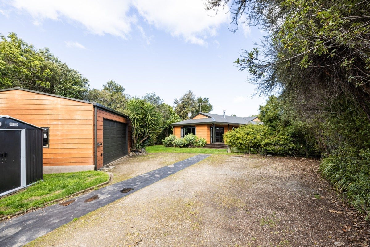 46 Petane Road, Bay View, Napier - Carousel 11