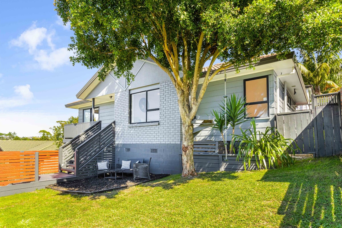 10 Amery Place, West Harbour, Auckland - Carousel 2