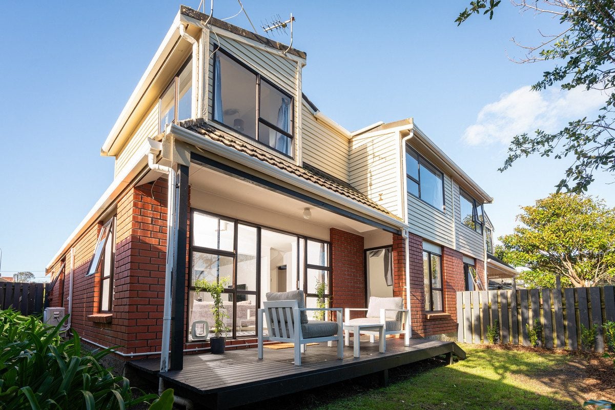 3/29A Parkvale Road, Karori, Wellington - Carousel 1