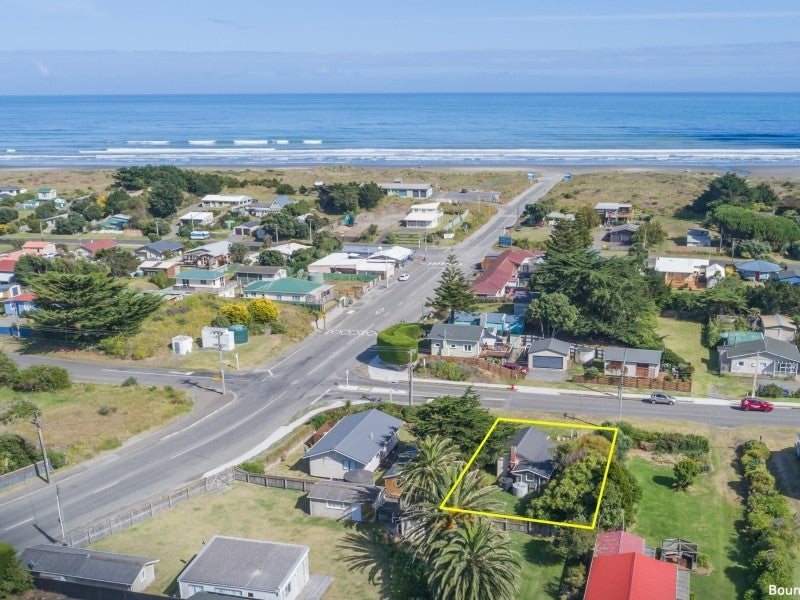 122 Park Avenue, Waitarere Beach, Levin - Carousel 1
