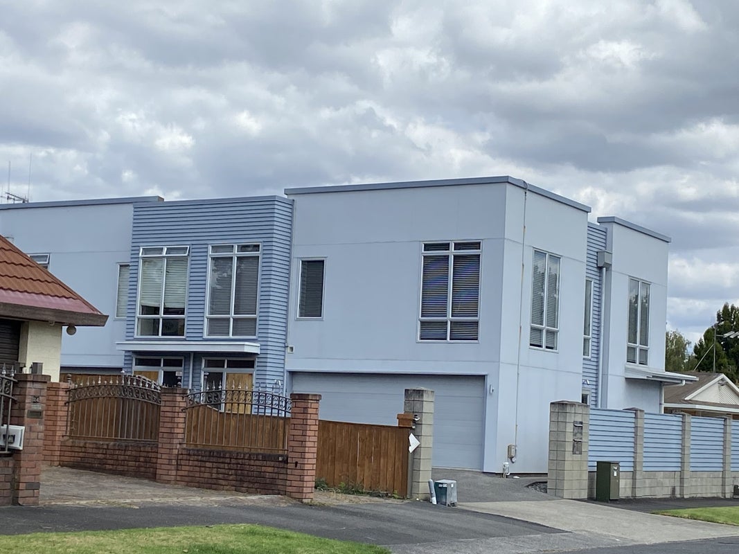 2/22 Dawson Street, Hamilton East, Hamilton - Carousel 1