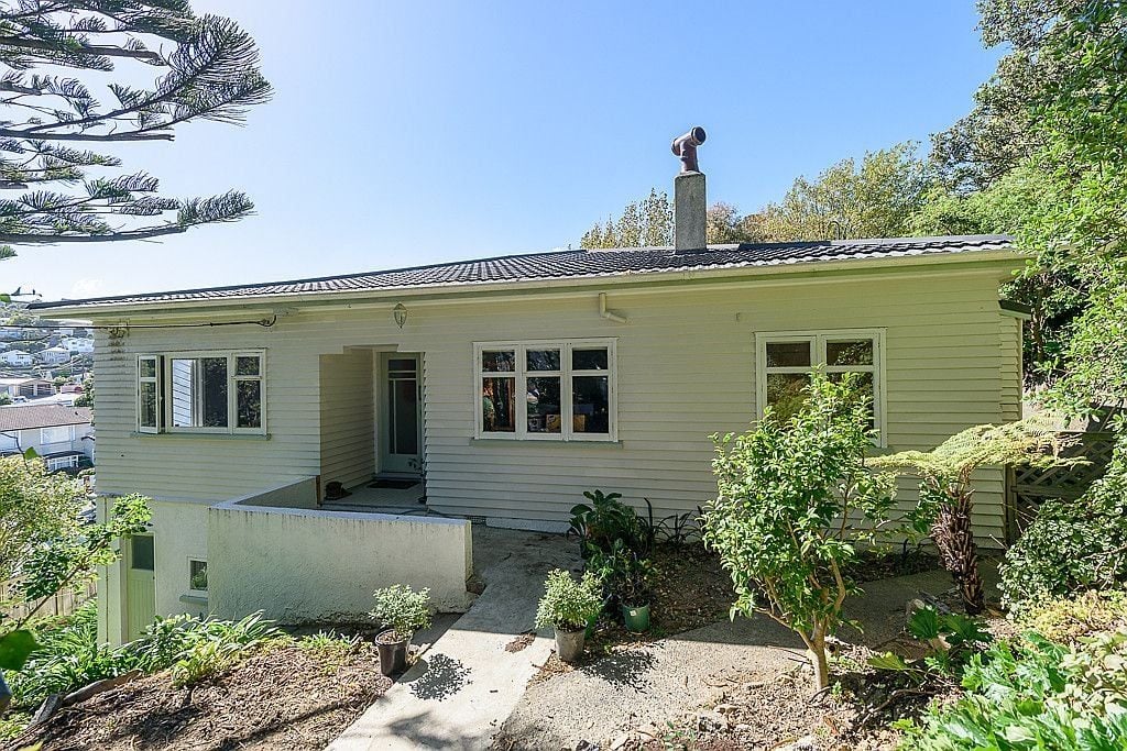 33 Bentinck Avenue, Strathmore Park, Wellington - Carousel 1